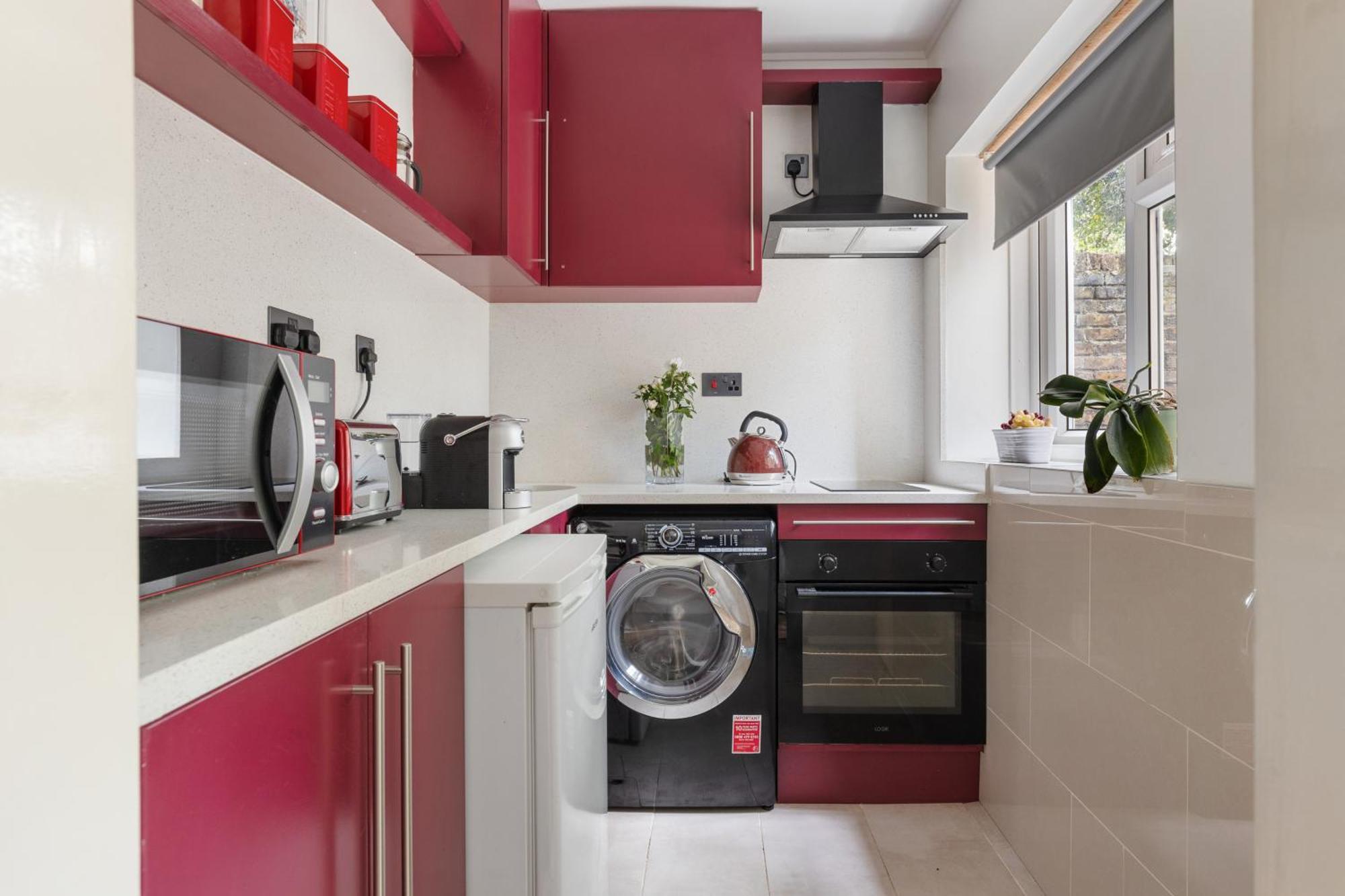 אילינג King Studio Apartment With Garden And Parking מראה חיצוני תמונה